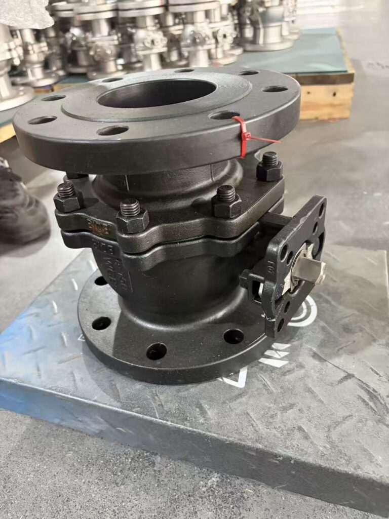 BAUTU WCB carbon steel ball valve, flanged, before painting
